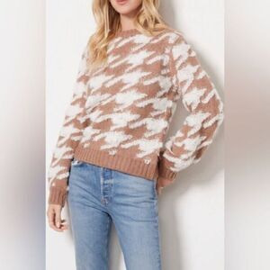 NWT Line & Dot Women’s Brown/White Houndstooth Plush  Crew Neck Sweater - Size M